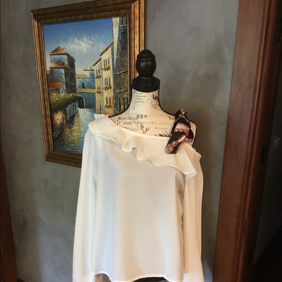 Asymmetrical Tie Blouse - Picture 5 of 6